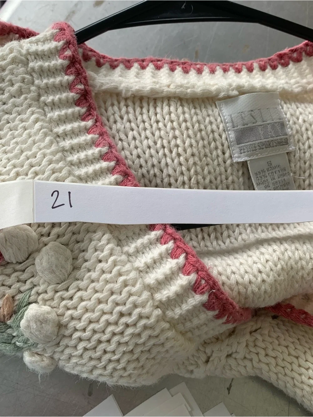 Vintage Leslie Fay Cream Knitted Floral Vest with Pink Trim Sweater Size Small - Picture 6 of 8